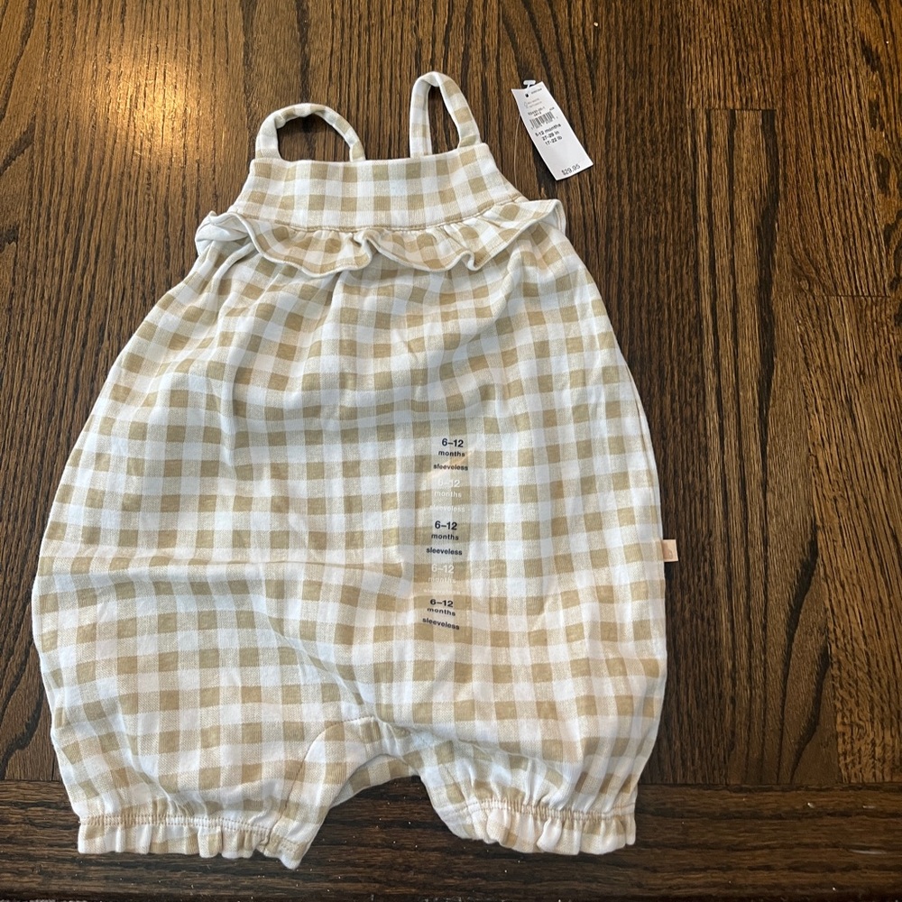 Baby girl ruffled romper - GAP size 6-12 months